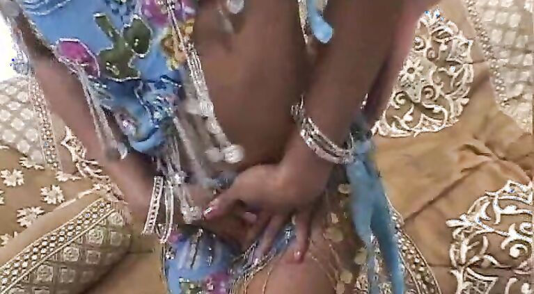 waw she's have wenderfull armpit hairy i like it soo much