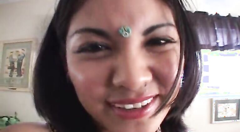 O M G The most gorgeous desi goddess I've EVER seenWOW