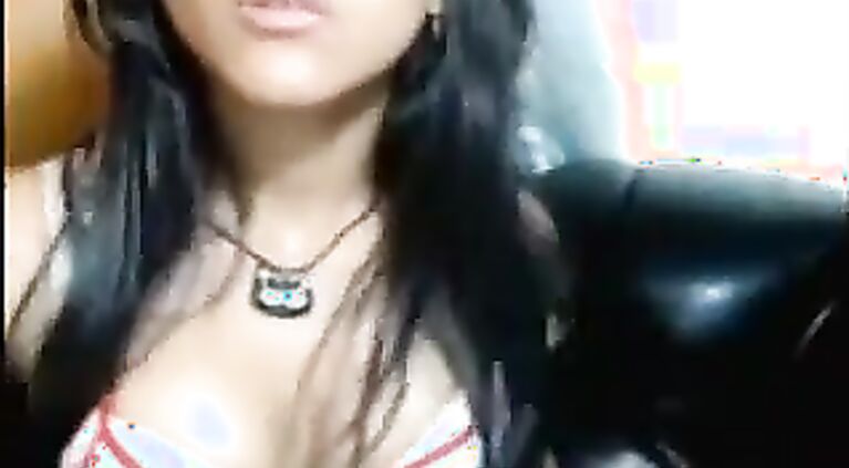 Avantika hot college girl exposed by bf.