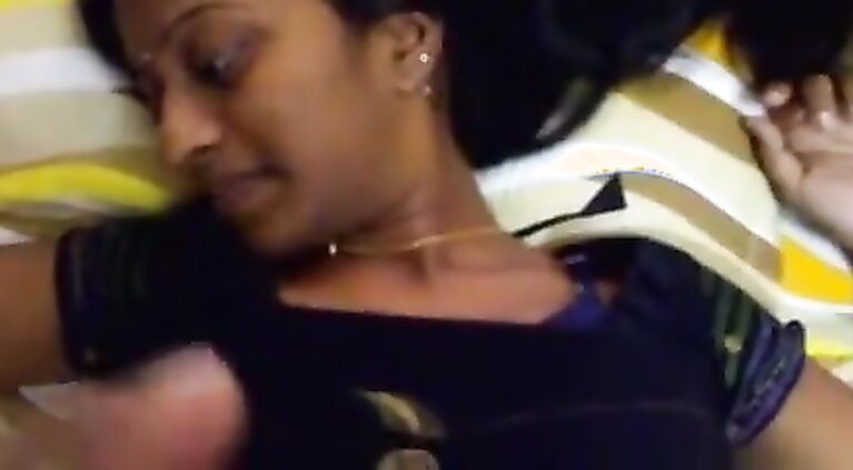 Bangalore Couple Hot Sex Scene - BJ Clip.