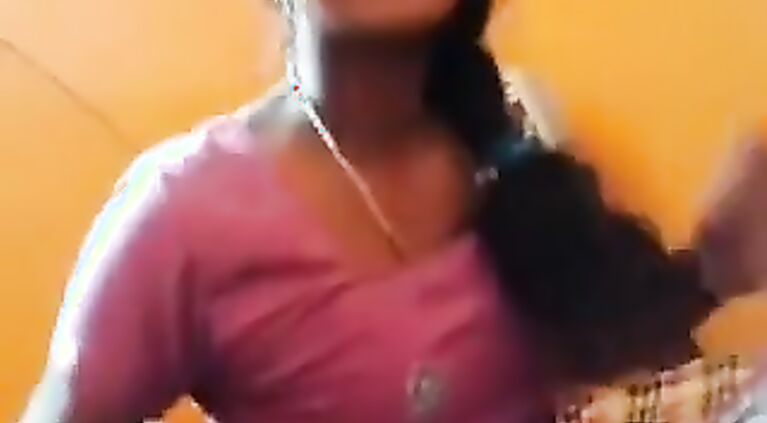 Bhabhi sex with driver at home leaked MMS scandal.