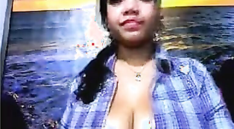 Big boobs Gheeta bhabi cam show.