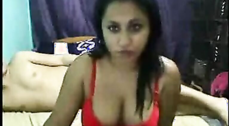 Desi girl in cam show with her boy.