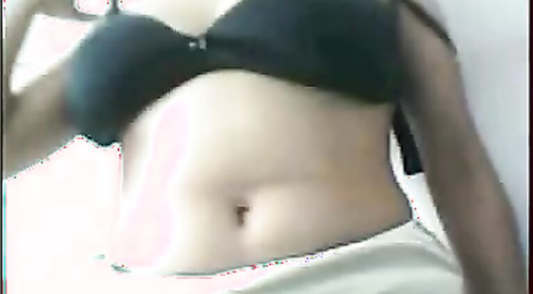 Desi Girl Share Her Boobs.
