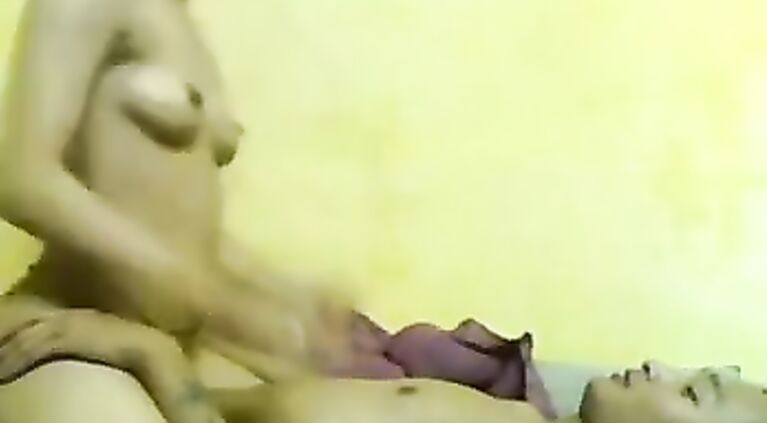 Fsiblog - Manipuri couple first time sex front of cam.