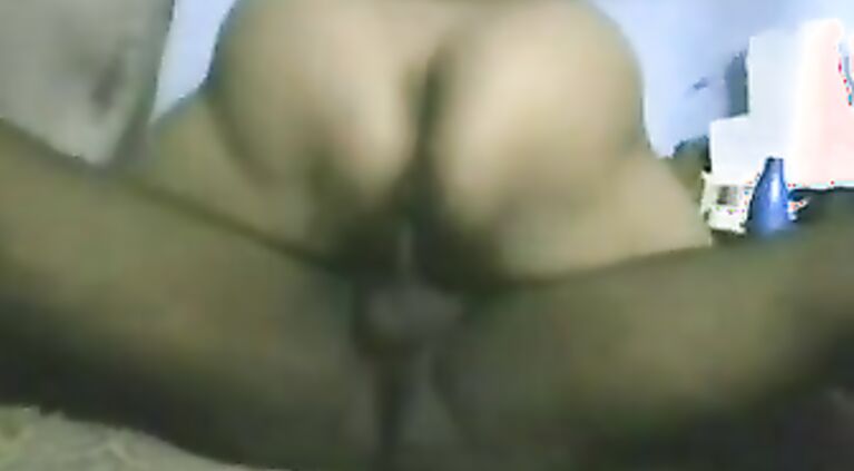 Huge gaand Indian bhabi riding hot mms.