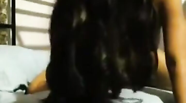 Indian Girl Fucks her Own Choot.