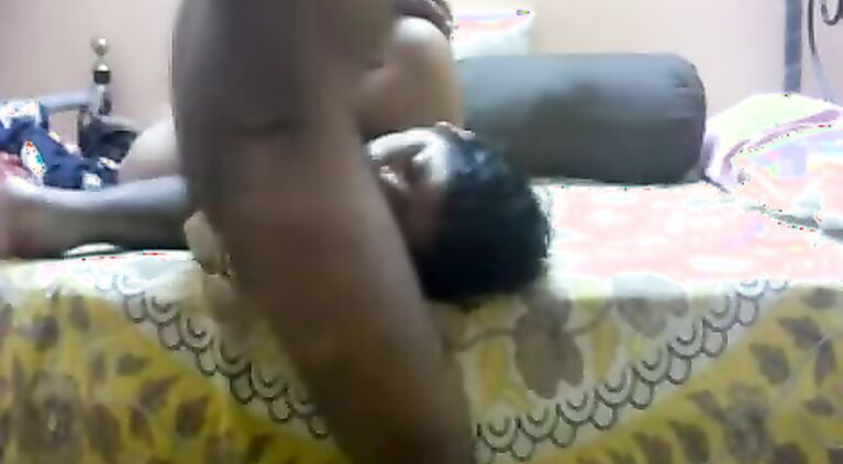 Kanpur couple free porn sex in their bedroom.