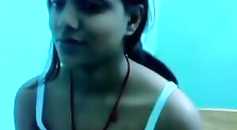 Sneha Punjabi College Girl Exposing herself.