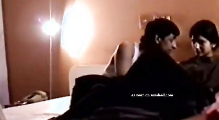 Amateur Indian homemade porn.