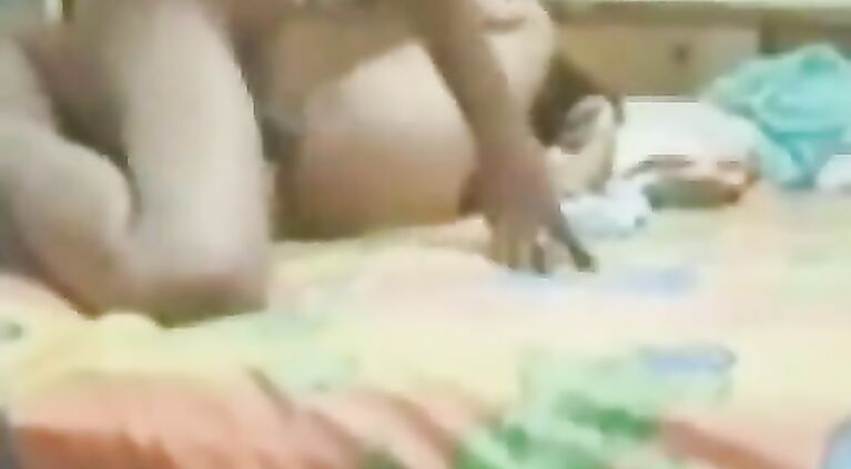 Homemade Desi couple fucking.