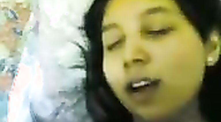 Horny Indian GF moans while getting fucked.