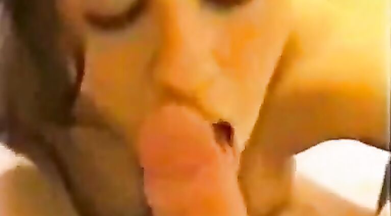 Indian babe blowing cock.