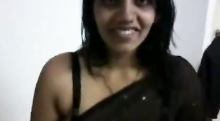 Indian girl showing her nice massive breasts and blowing my cock.