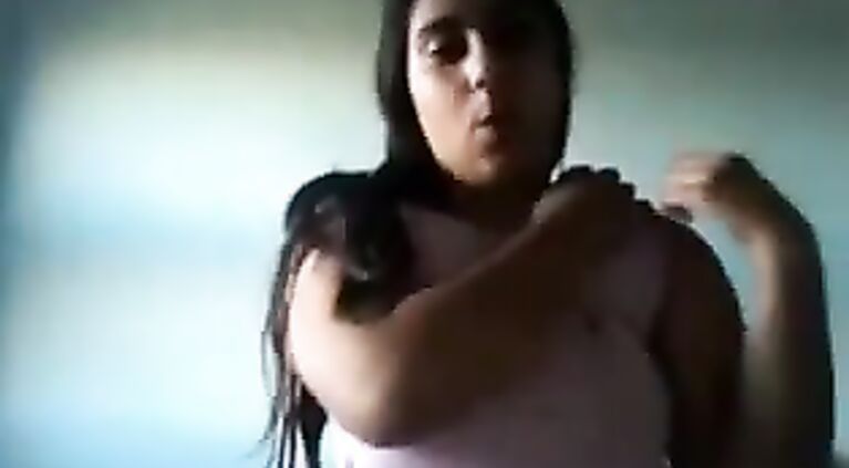 Indian teen slut masturbates on cam.