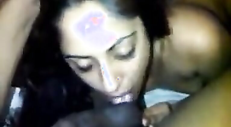 Sexy Indian GF giving an amazing blowjob.