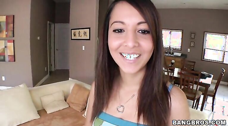 Bit dark and would to nice to see her take the cum in her mouth
