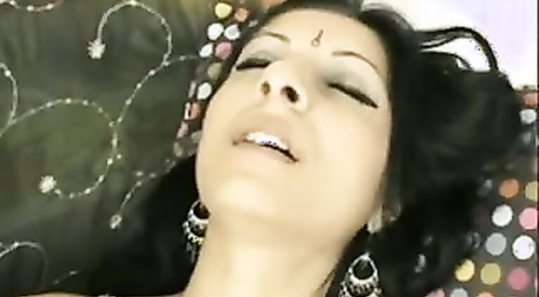 nice to see an attractive indian girl on here for a change