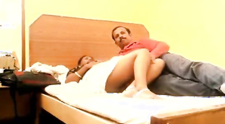 Bhabhi Secret Sex Scandal Leaked.