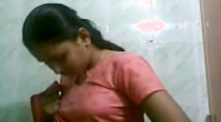 Dhala Babe Getting Ready For Party.