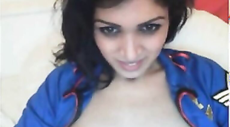 Horny Paki Beauty Nafiza On Webcam.
