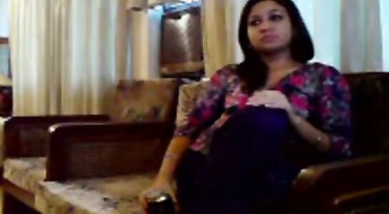 Hot Pakistani Couple From Lahore In Hotel.