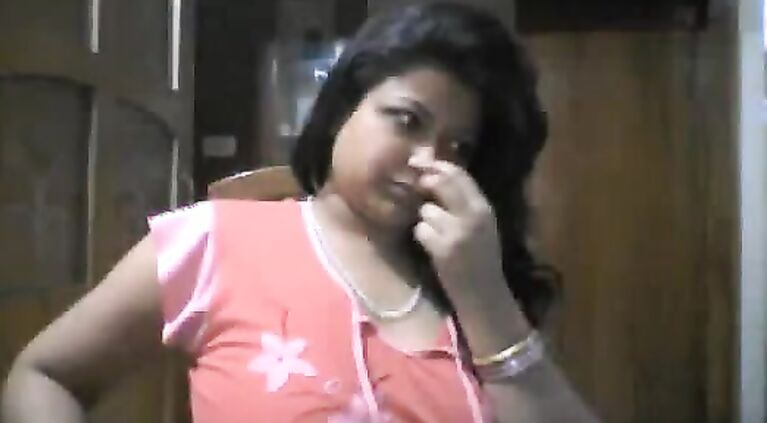 mature Indian Divorced wifey Exposing Webcam.