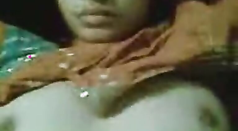 beautifull pussy love to swat this mrs vinoo Vinoo@yahooin