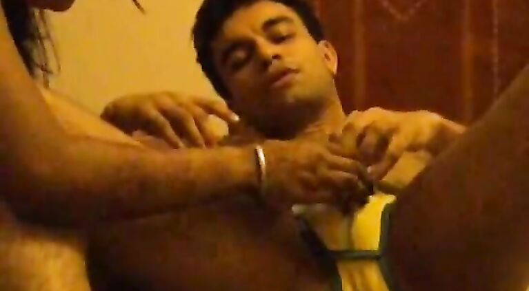 Two Indian Girls Dealing with a Black guy Hot ' Coloured