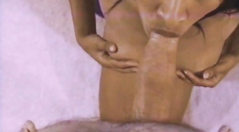 Very sexy body Love seeing the milk come out of your tits