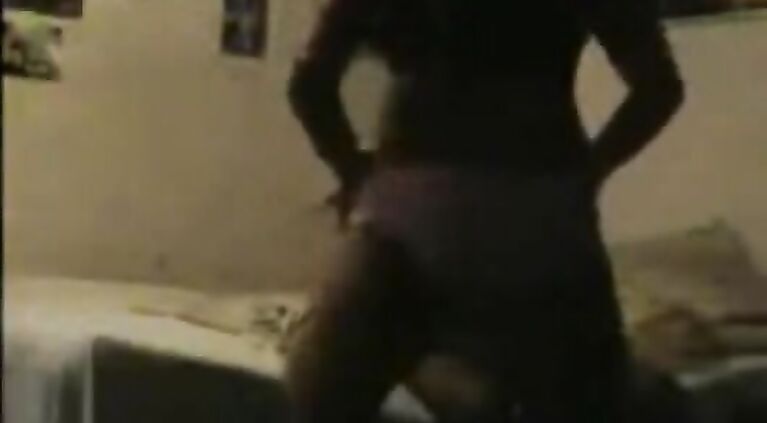 dont look indian and it looks like its recorded off a screen