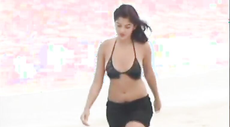 Very Hot Desi Chick fucked on the beach sexy porn.