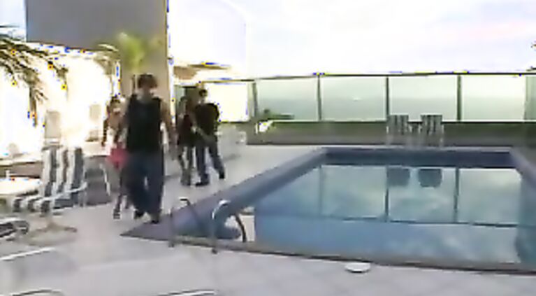 Pool Bangs.