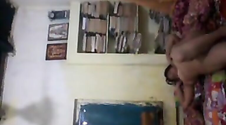 Indian Desi Teen Girl Making Her Own MMS