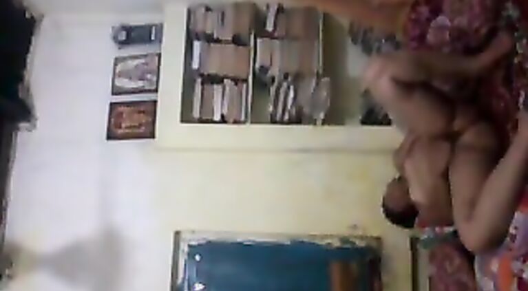 Indian Desi Teen Girl Making Her Own MMS