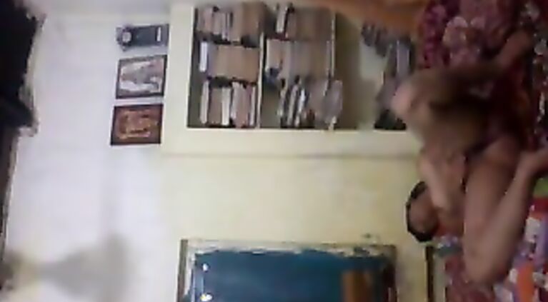 Indian Desi Teen Girl Making Her Own MMS