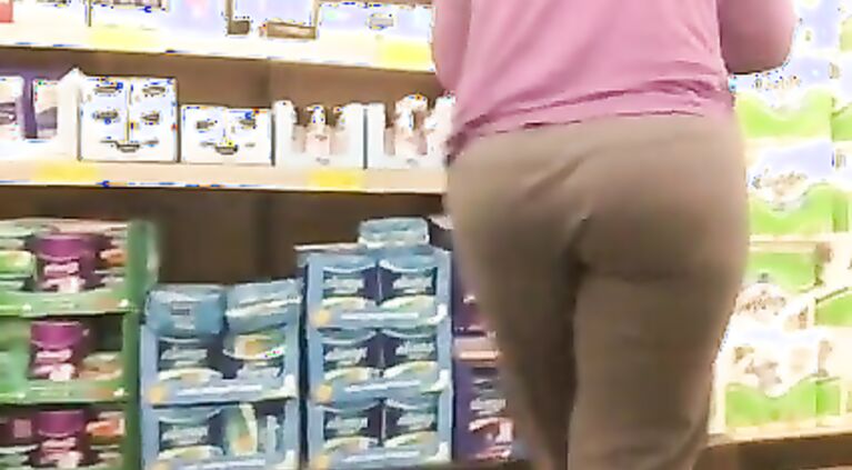 Spying Mom Middle Eastern FAT Big Ass Voyeur - Candid