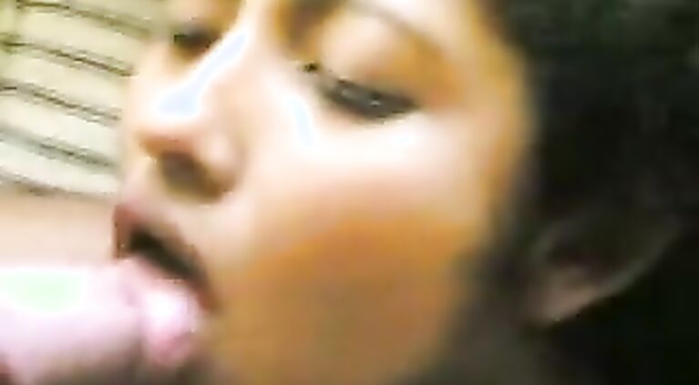 MUMBAI COLLEGE GIRL SUCKING COCK