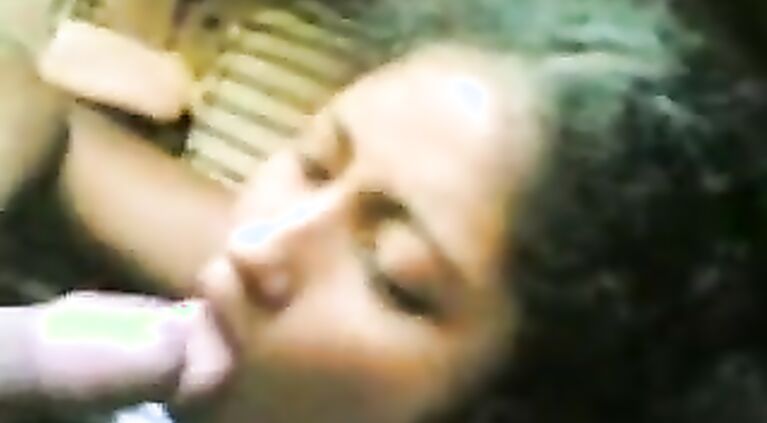 MUMBAI COLLEGE GIRL SUCKING COCK