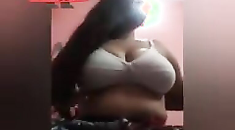 Aditi Nanda Boobs