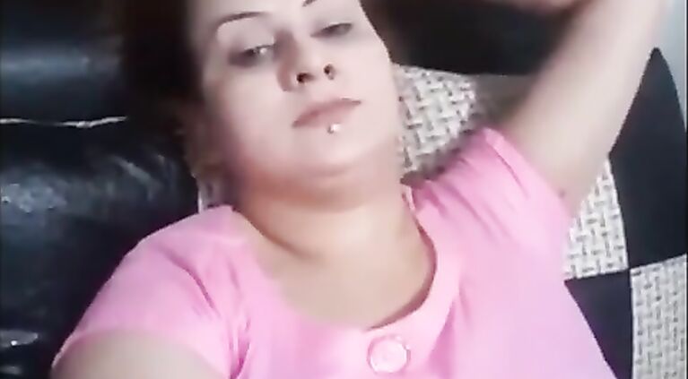 Indian Paki House housewife FaceBook Live Huge Boobs