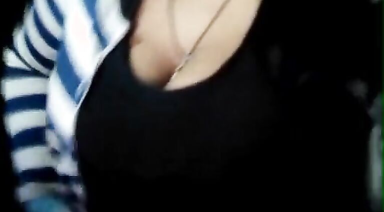 beautiful pakistani girl nehakhan shows boobs to bf p3