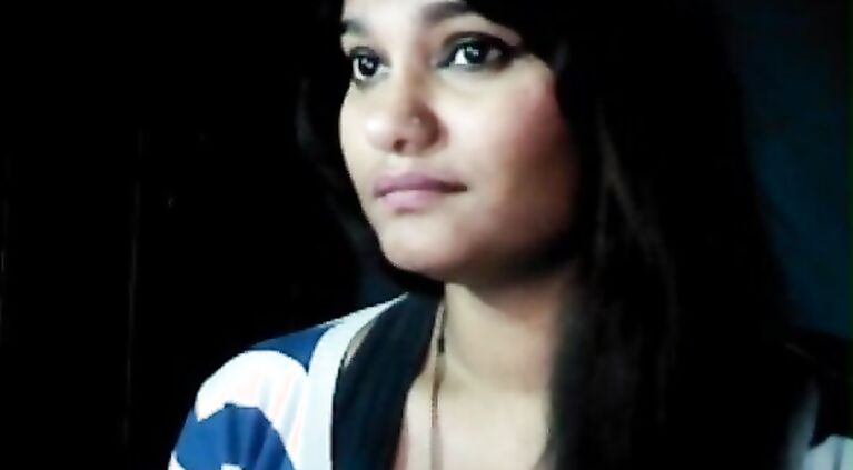cute pakistani girl nehakhan shows boobs to bf p1