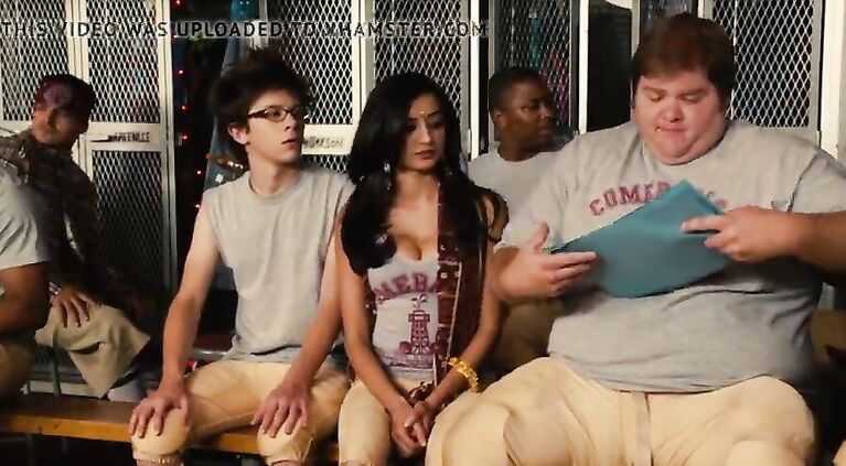 Noureen DeWulf - ''The Comebacks''