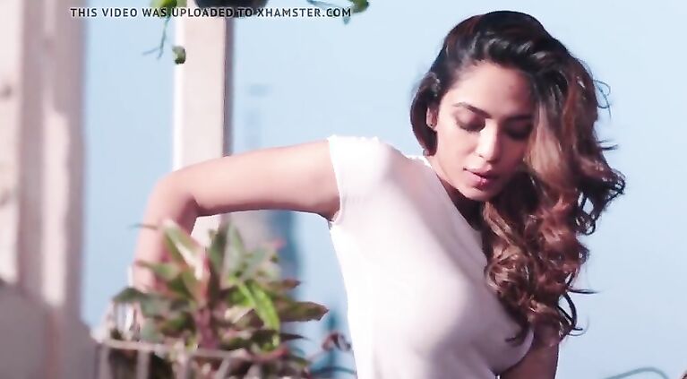 Desi Actress Jeans Butt Show
