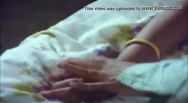 Teenage Servent Seduces Her Owner's Cute Mallu when her Husband not at home