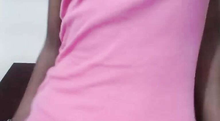 Indian chick loves to flash her jugs