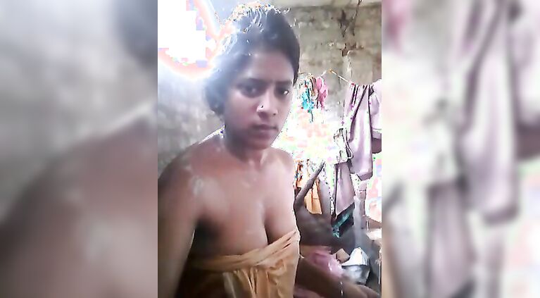Desi village milf undressing and taking bath