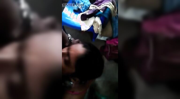 indian tamil indian whore sucking a desi bbc in chennai