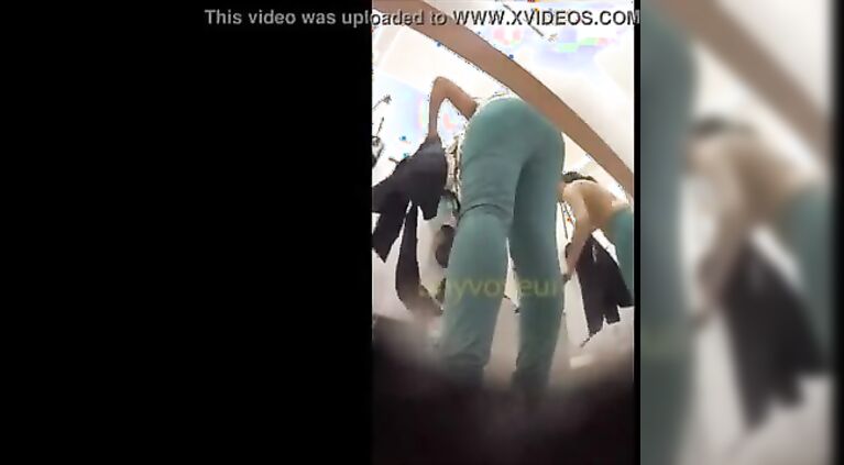 TAMIL LADY CHANGING CLOTH SPY CAM